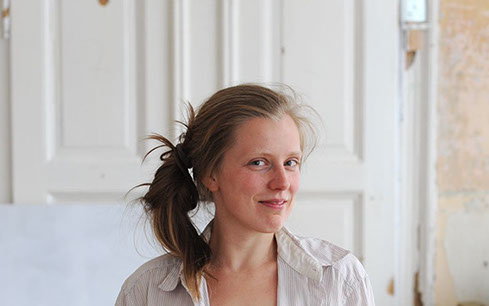 Porträt Steffi Engelhardt Ein Porträtfoto der Künstlerin Steffi Engelhardt, fotografiert von Erik Engelhardt.